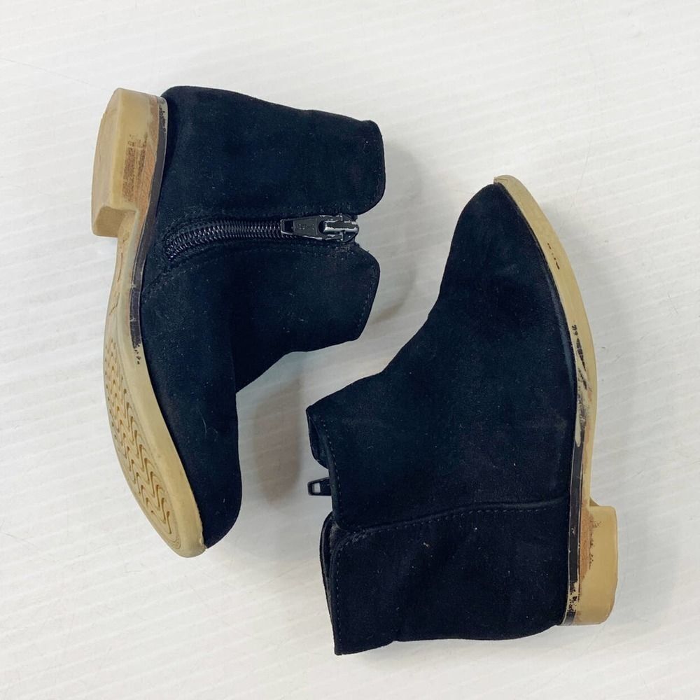 Cat & Jack Black Zip Up Booties Sz 7